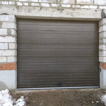 Секционные ручные ворота утепленные 2625x2625